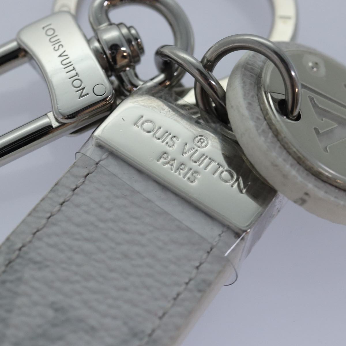 LOUIS VUITTON Taiga Porte Cles Neo Key Ring Gray M69325 LV ac3164