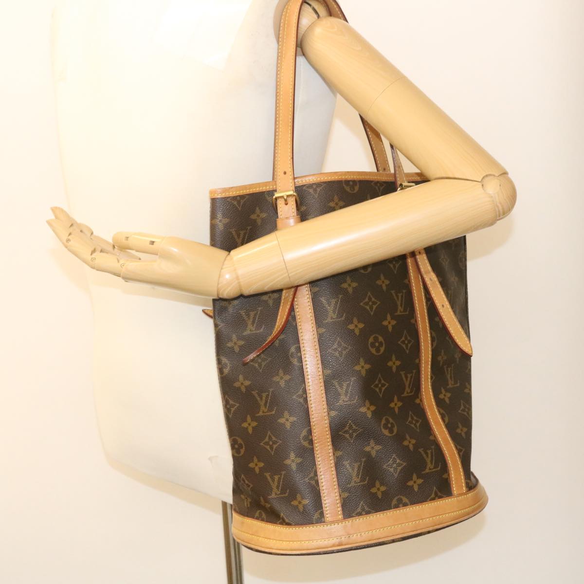 LOUIS VUITTON Monogram Bucket GM Shoulder Bag M42236 LV ac641