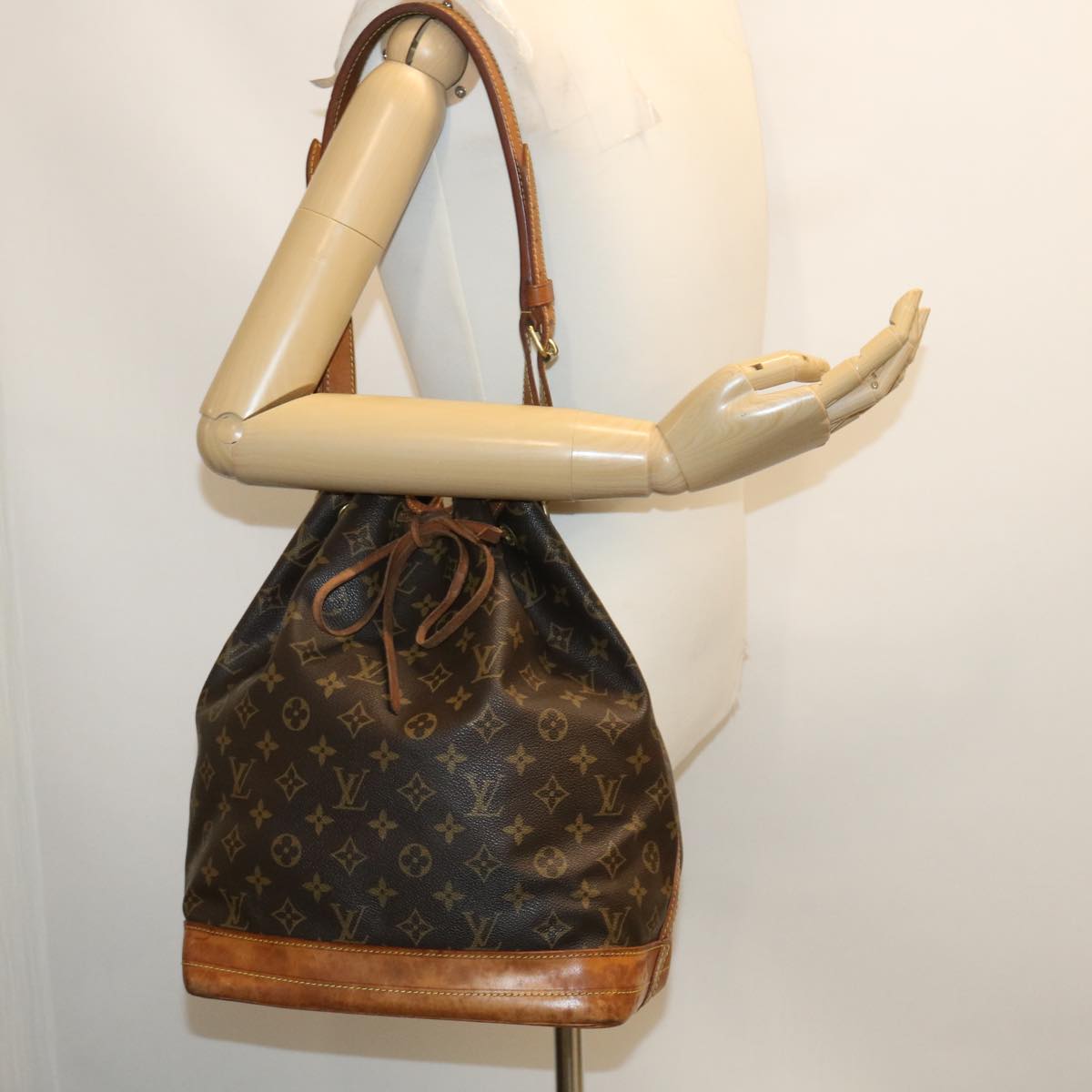 LOUIS VUITTON Monogram Noe Shoulder Bag M42224 LV ac705