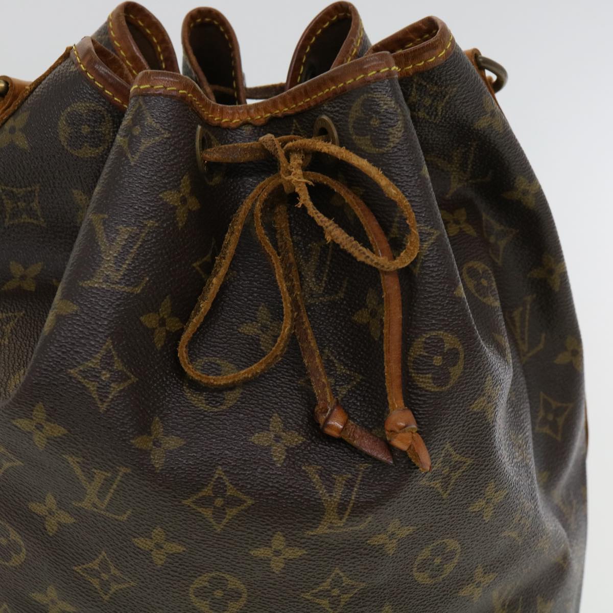 LOUIS VUITTON Monogram Noe Shoulder Bag M42224 LV ai474