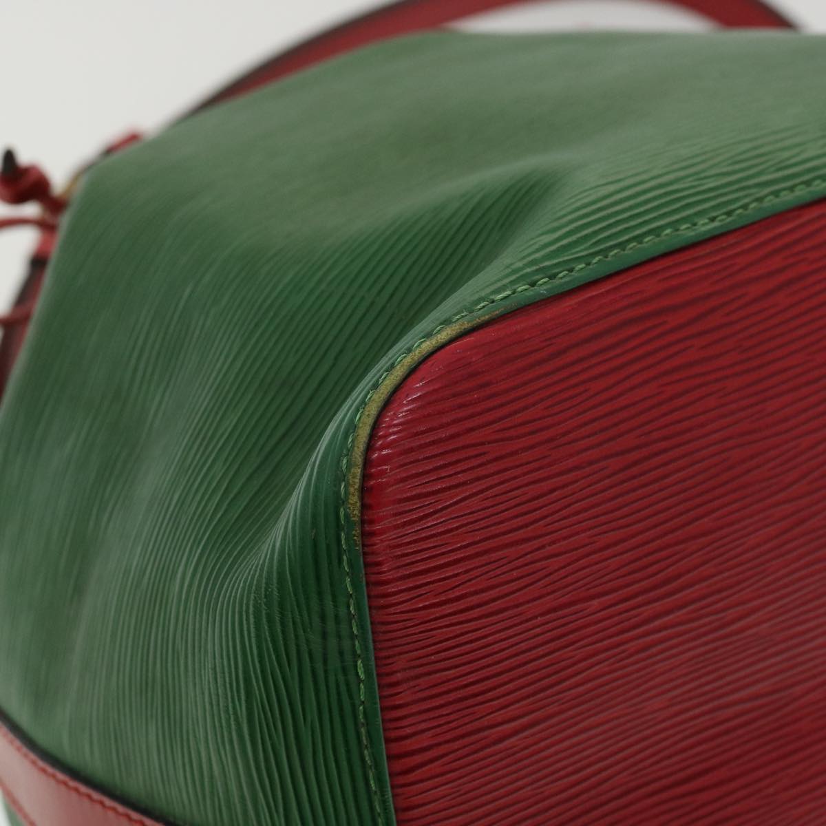 LOUIS VUITTON Epi Petit Noe Bicolor Shoulder Bag Green Red M44147 LV ai476