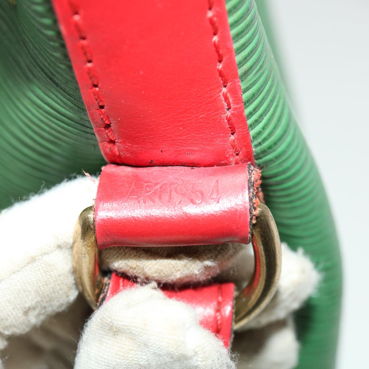 LOUIS VUITTON Epi Petit Noe Bicolor Shoulder Bag Green Red M44147 LV ai476