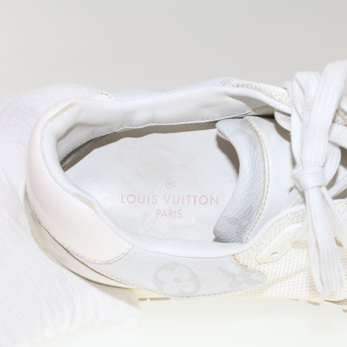 LOUIS VUITTON Monogram Runaway Line Sneakers Leather 6 White LV ak215