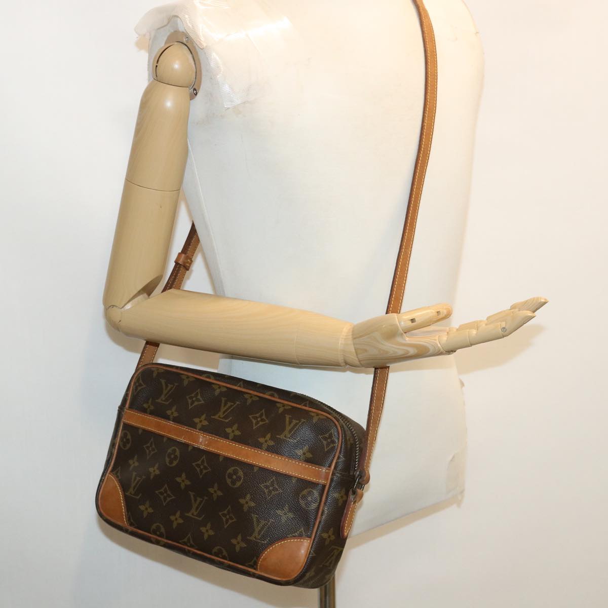 LOUIS VUITTON Monogram Trocadero 27 Shoulder Bag M51274 LV am3782