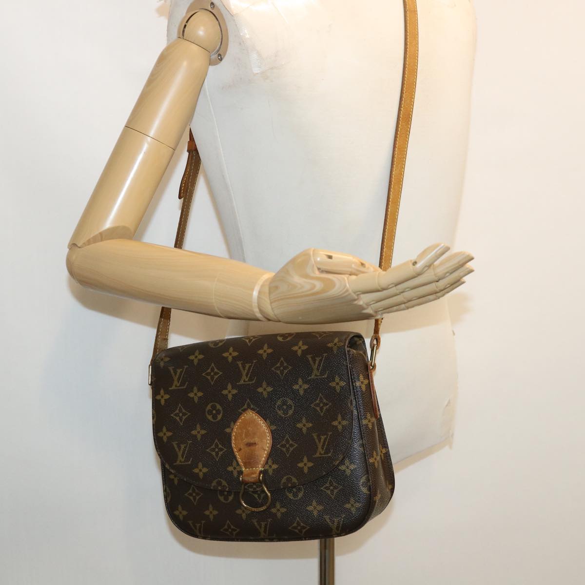 LOUIS VUITTON Monogram Saint Cloud GM Shoulder Bag M51242 LV am3784