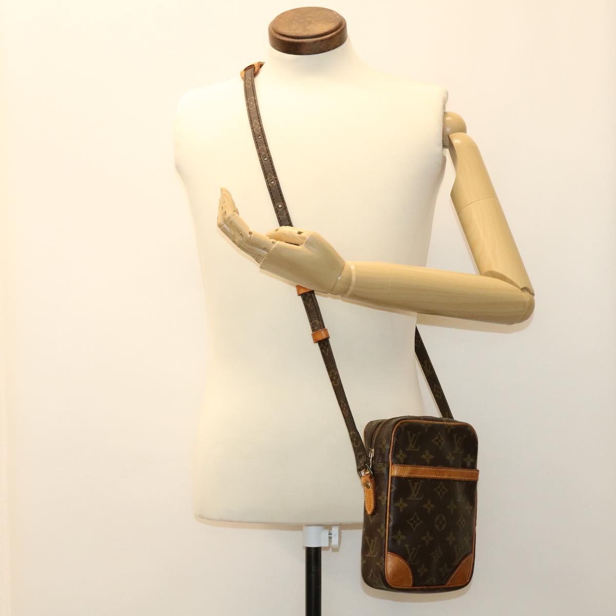 LOUIS VUITTON Monogram Danube Shoulder Bag M45266 LV am3854
