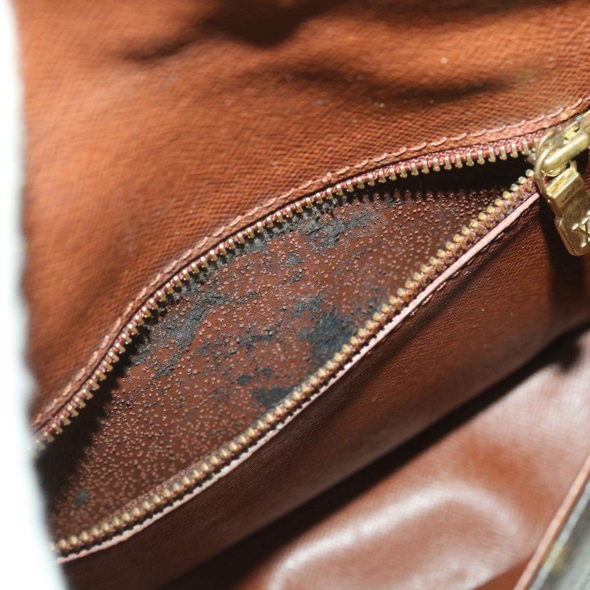 LOUIS VUITTON Monogram Saint Cloud MM Shoulder Bag M51243 LV am3927