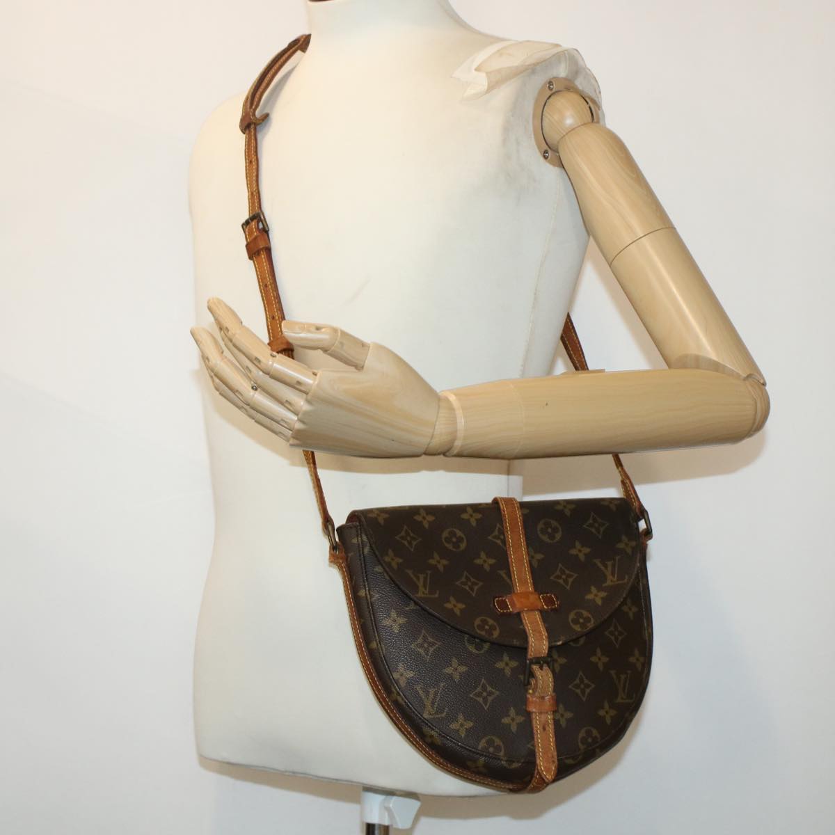 LOUIS VUITTON Monogram Chantilly MM Shoulder Bag M51233 LV am4546