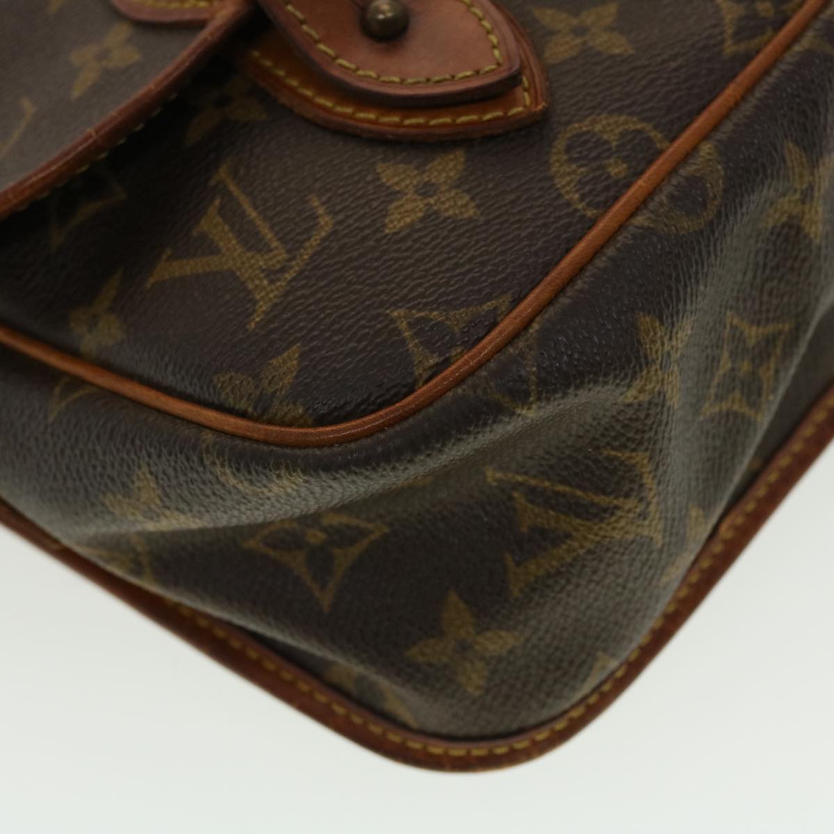 LOUIS VUITTON Monogram Gibeciere MM Shoulder Bag M42247 LV am4560