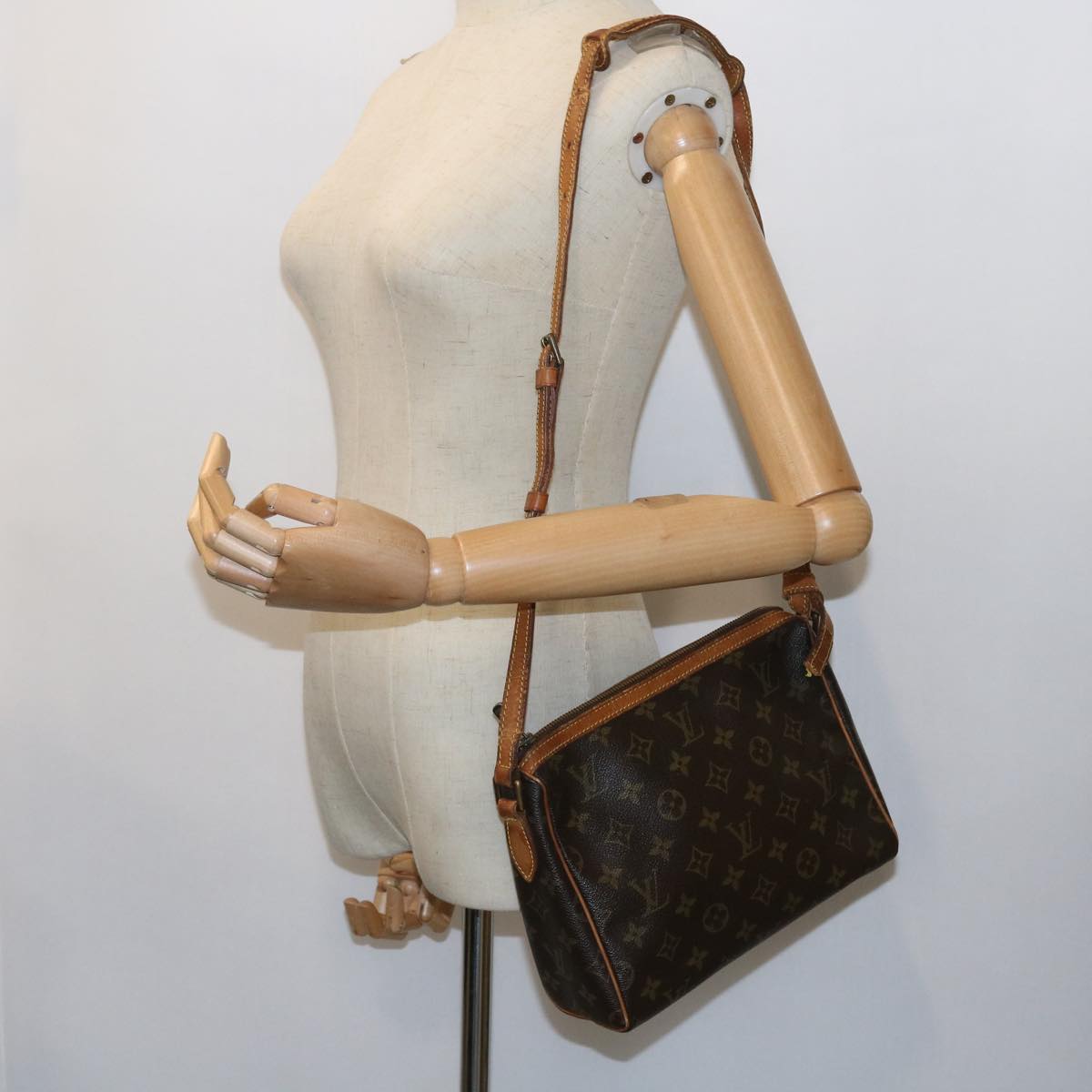 LOUIS VUITTON Monogram Tulle Lee Shoulder Bag M51348 LV am5073
