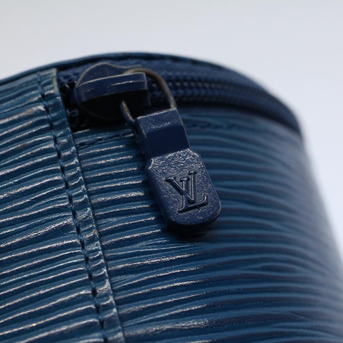 LOUIS VUITTON Epi Ecrin Bijoux 12 Jewelry Box Blue M48205 LV am5090