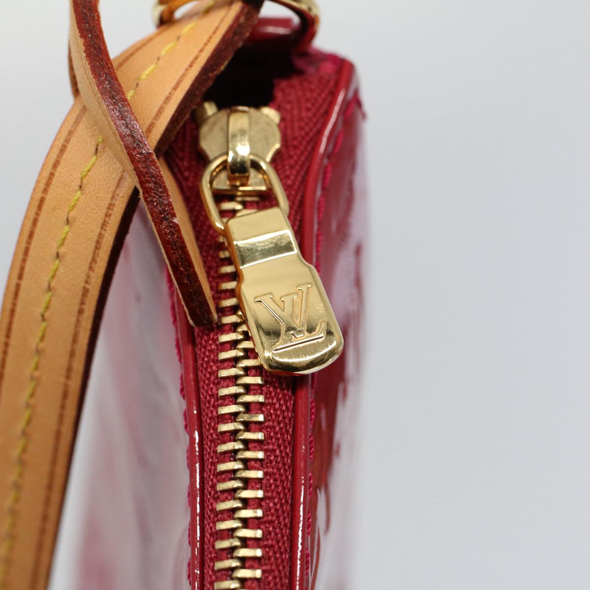 LOUIS VUITTON Monogram Vernis Pochette Accessoires Pouch Red M91577 am5106