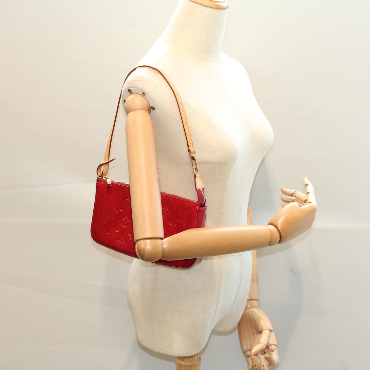LOUIS VUITTON Monogram Vernis Pochette Accessoires Pouch Red M91577 am5106
