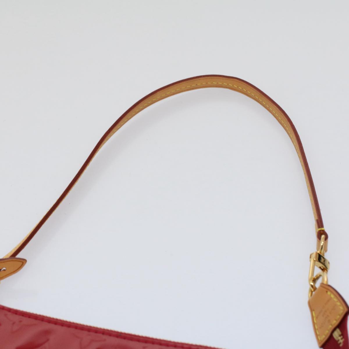 LOUIS VUITTON Monogram Vernis Pochette Accessoires Pouch Red M91577 am5106