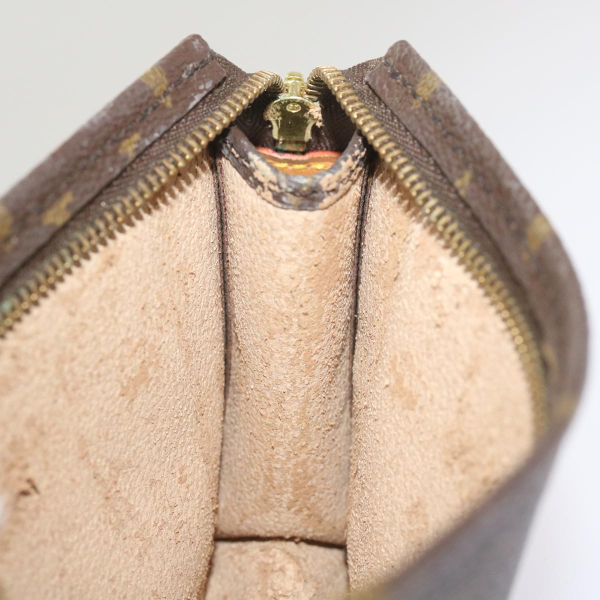 LOUIS VUITTON Monogram Poche Toilette 15 Pouch M47546 LV am5877
