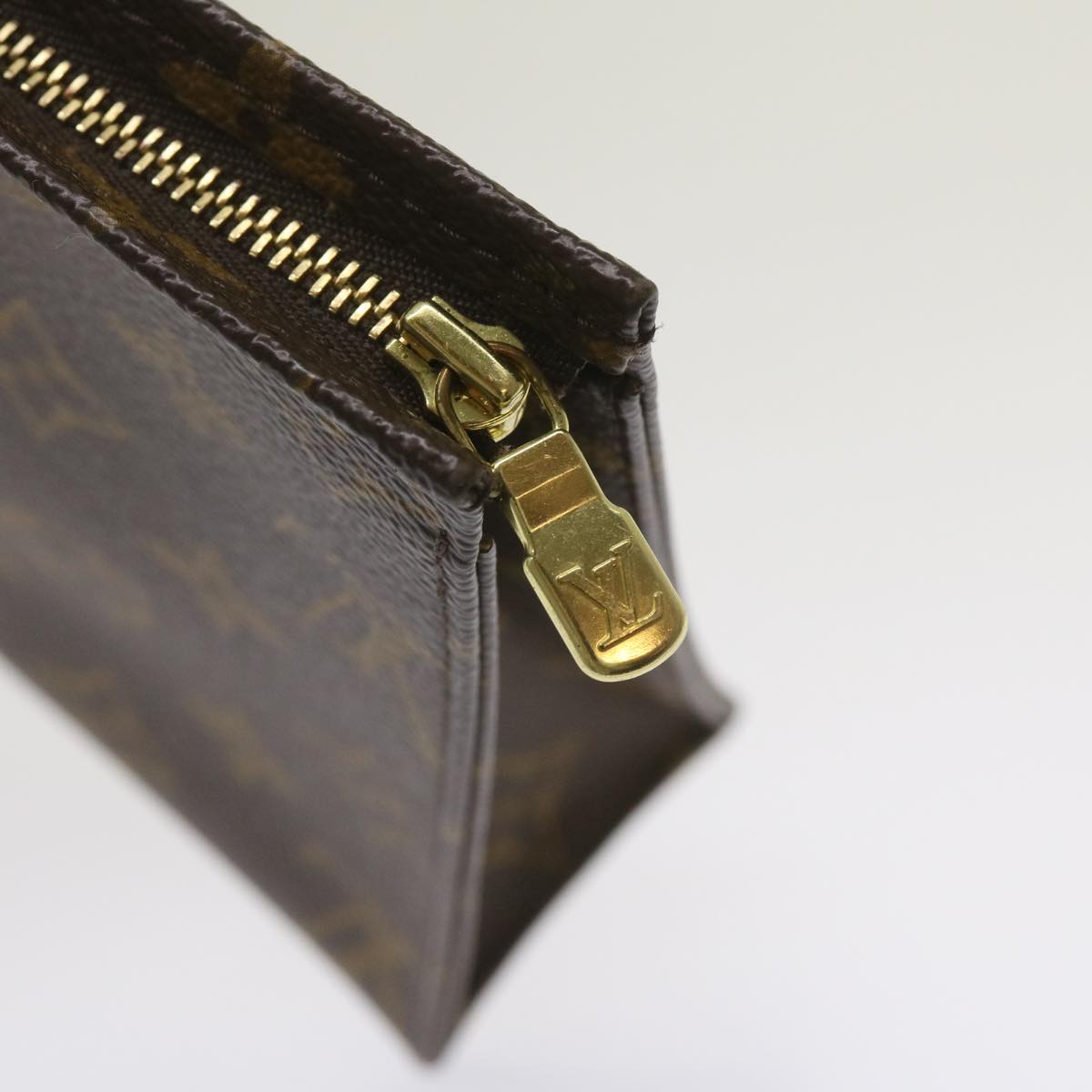LOUIS VUITTON Monogram Poche Toilette 19 Pouch M47544 LV am5893