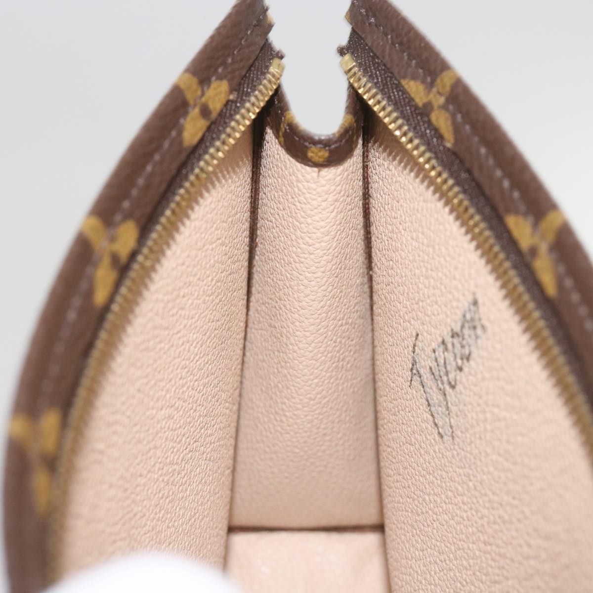 LOUIS VUITTON Monogram Poche Toilette 19 Pouch M47544 LV am5893