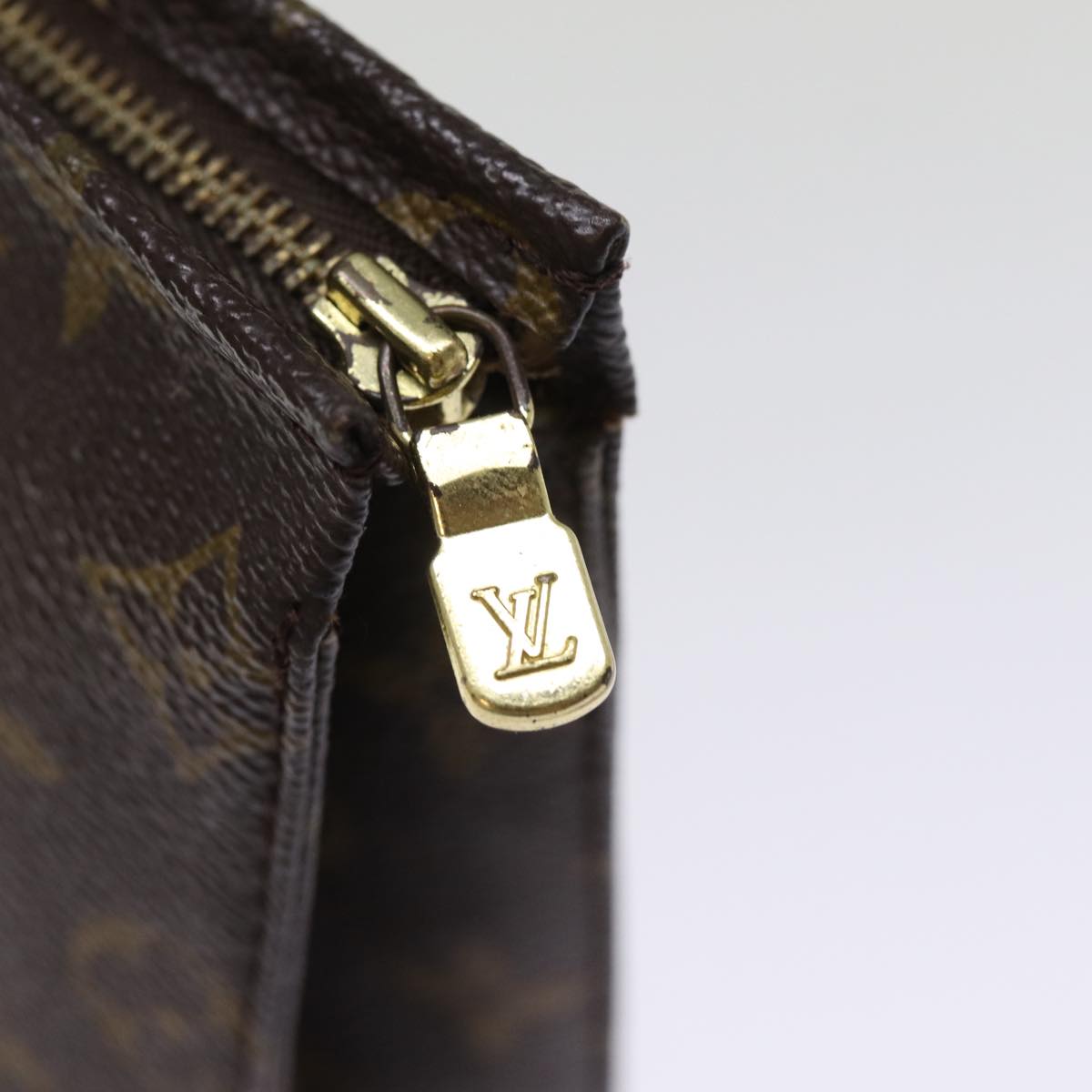 LOUIS VUITTON Monogram Poche Toilette 26 Pouch M47542 LV am6319