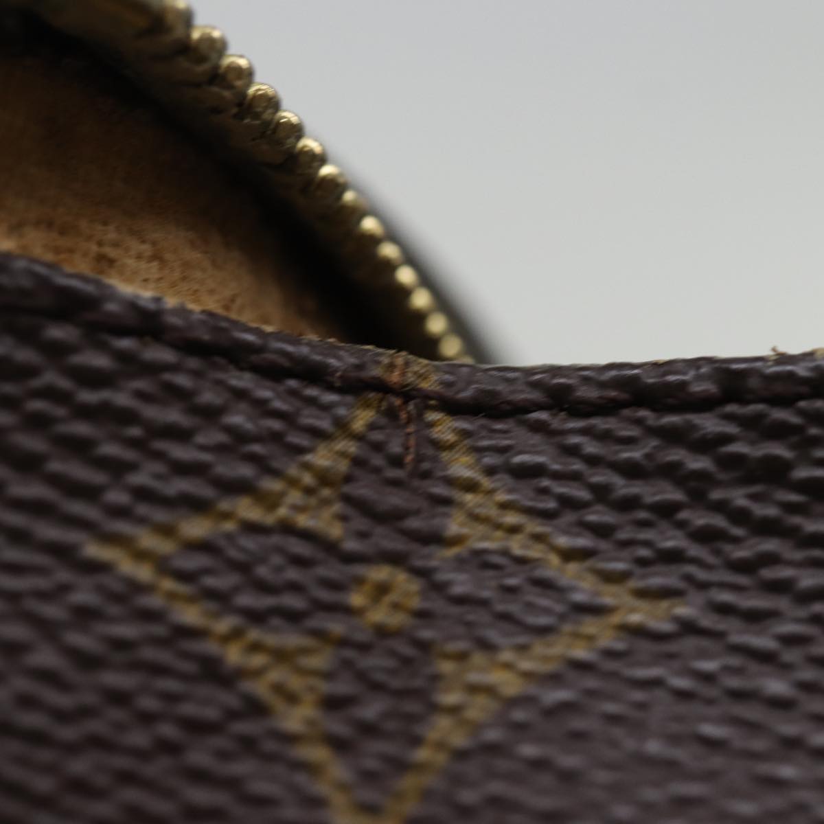 LOUIS VUITTON Monogram Poche Toilette 26 Pouch M47542 LV am6319