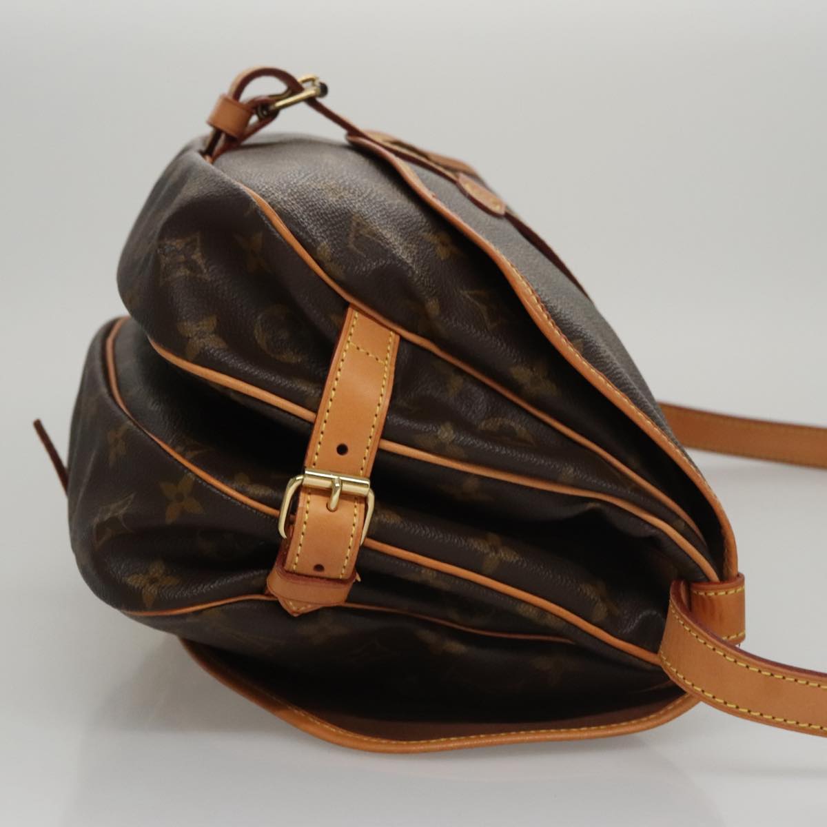 LOUIS VUITTON Monogram Saumur 30 Shoulder Bag M42256 LV am7472
