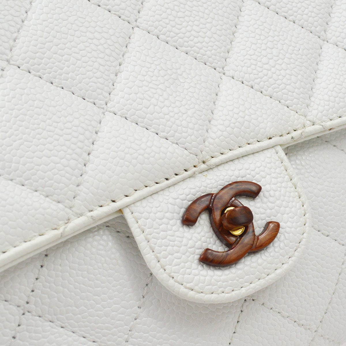 CHANEL 1997-1999 Wood Chain Classic Flap Medium White Caviar ao28840