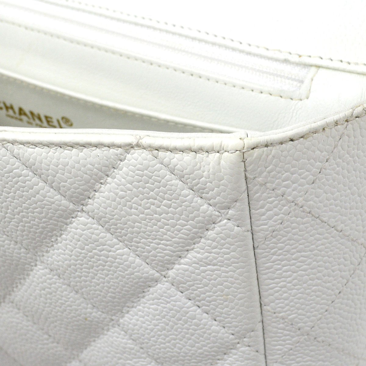 CHANEL 1997-1999 Wood Chain Classic Flap Medium White Caviar ao28840