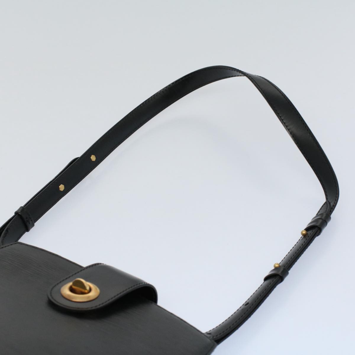 LOUIS VUITTON Epi Cluny Shoulder Bag Black M52252 LV ar10164B