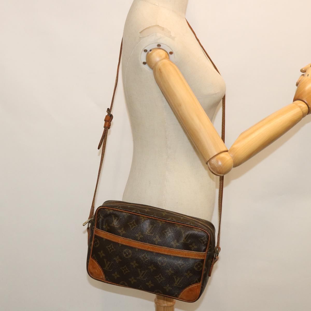 LOUIS VUITTON Monogram Trocadero 27 Shoulder Bag M51274 LV ar10201