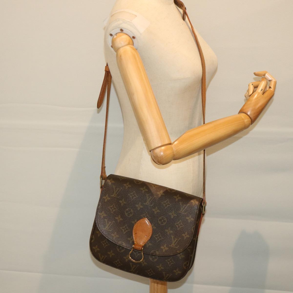 LOUIS VUITTON Monogram Saint Cloud GM Shoulder Bag M51242 LV ar10530B