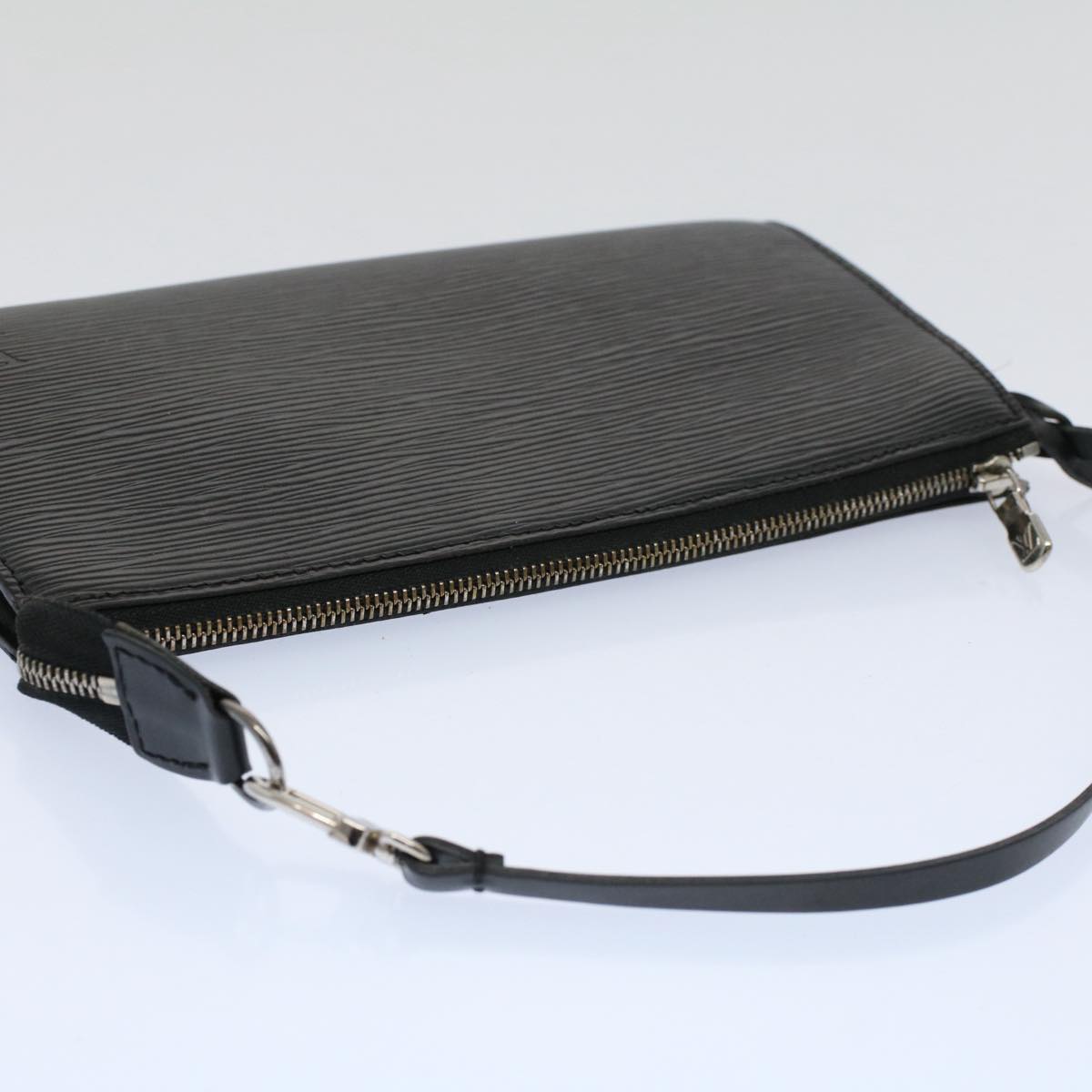 LOUIS VUITTON Epi Pochette Accessoires Pouch Black M52982 ar10532B