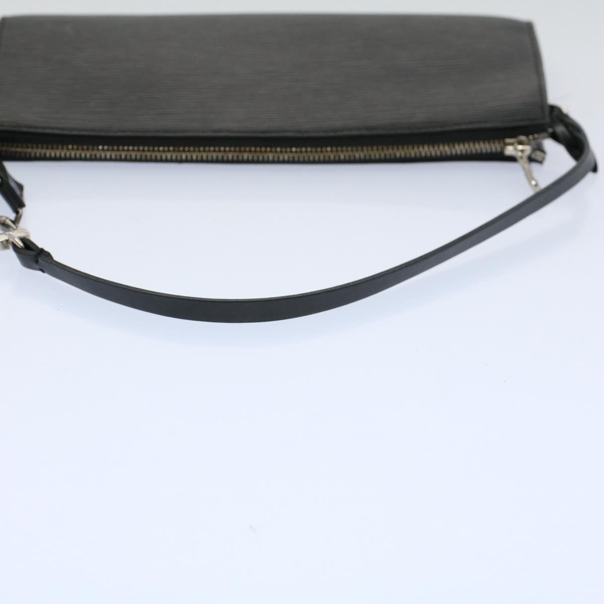 LOUIS VUITTON Epi Pochette Accessoires Pouch Black M52982 ar10532B