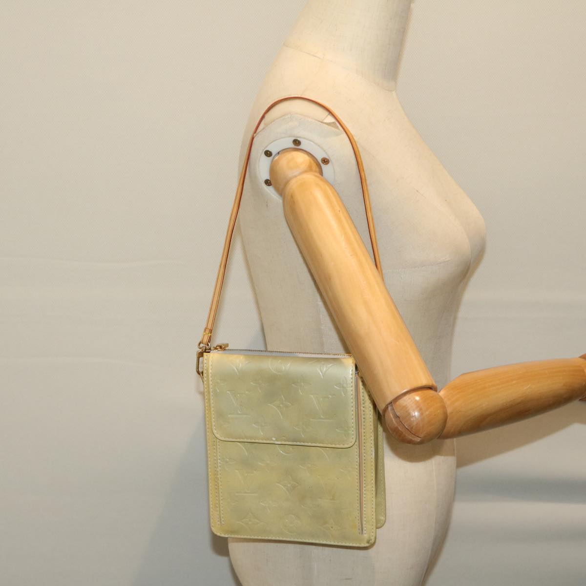 LOUIS VUITTON Monogram Vernis Motto Accessory Pouch Gris M91030 LV ar11423