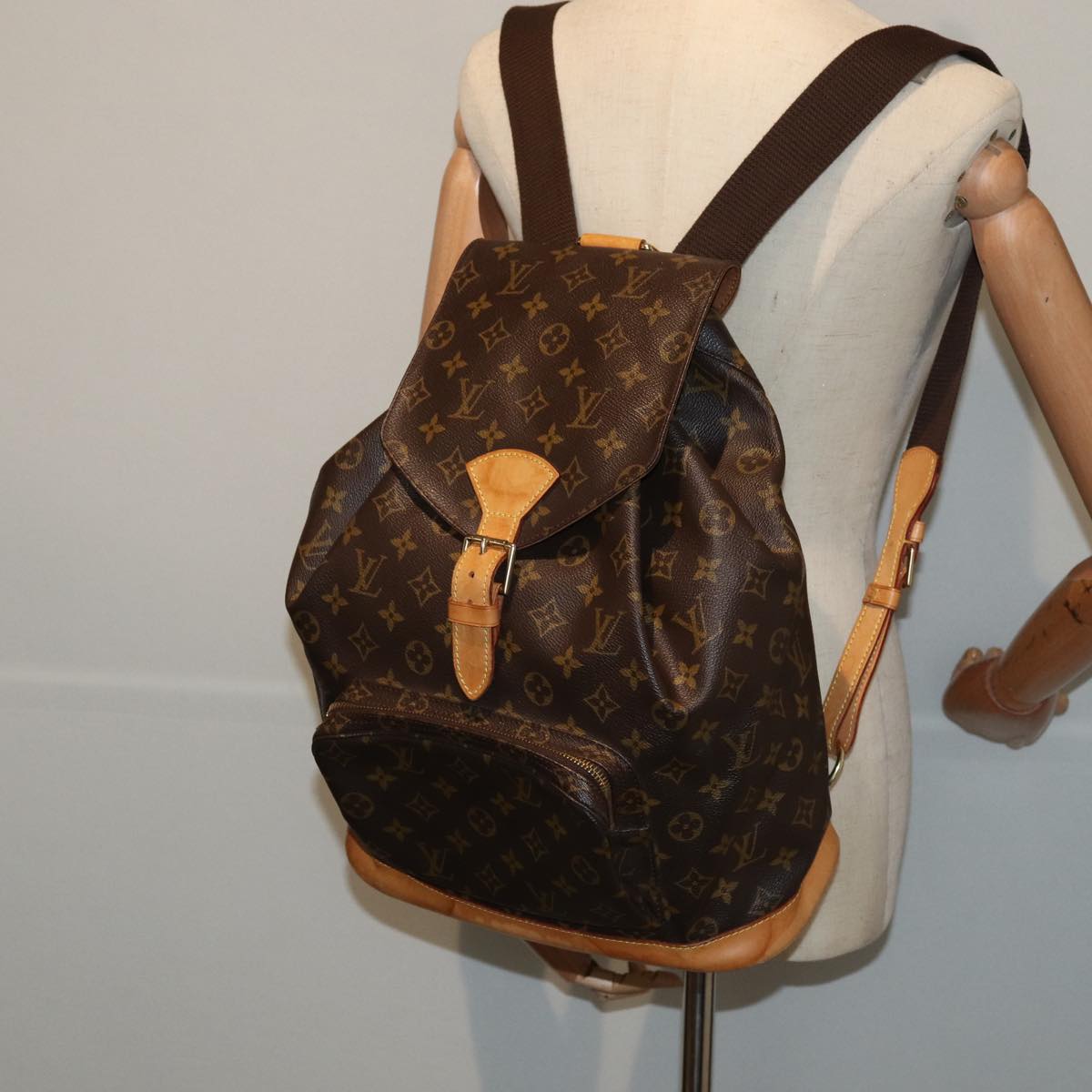 LOUIS VUITTON Monogram Montsouris GM Backpack M51135 LV ar12104