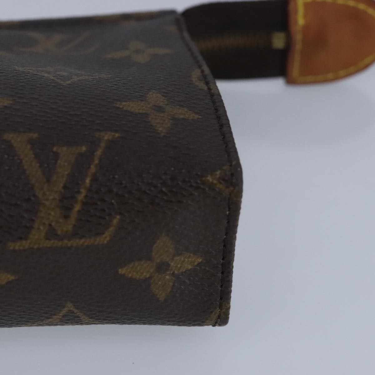 LOUIS VUITTON Monogram Poche Toilette 15 Pouch M47546 LV ar12743