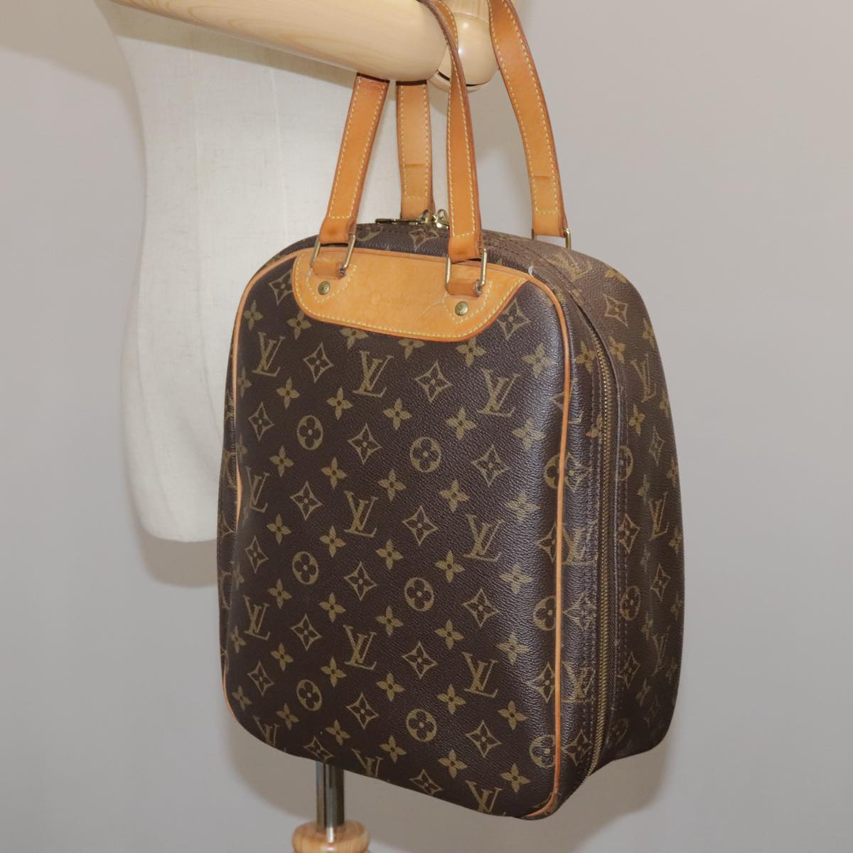 LOUIS VUITTON Monogram Excursion Hand Bag M41450 LV ar13172
