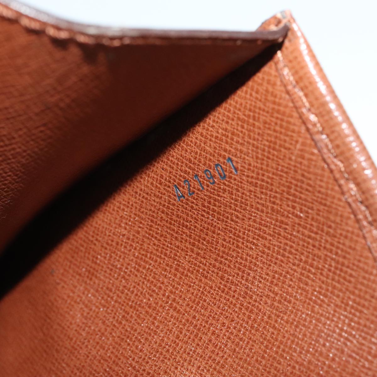 LOUIS VUITTON Monogram Bordeaux 27 Shoulder Bag M51797 LV ar13179