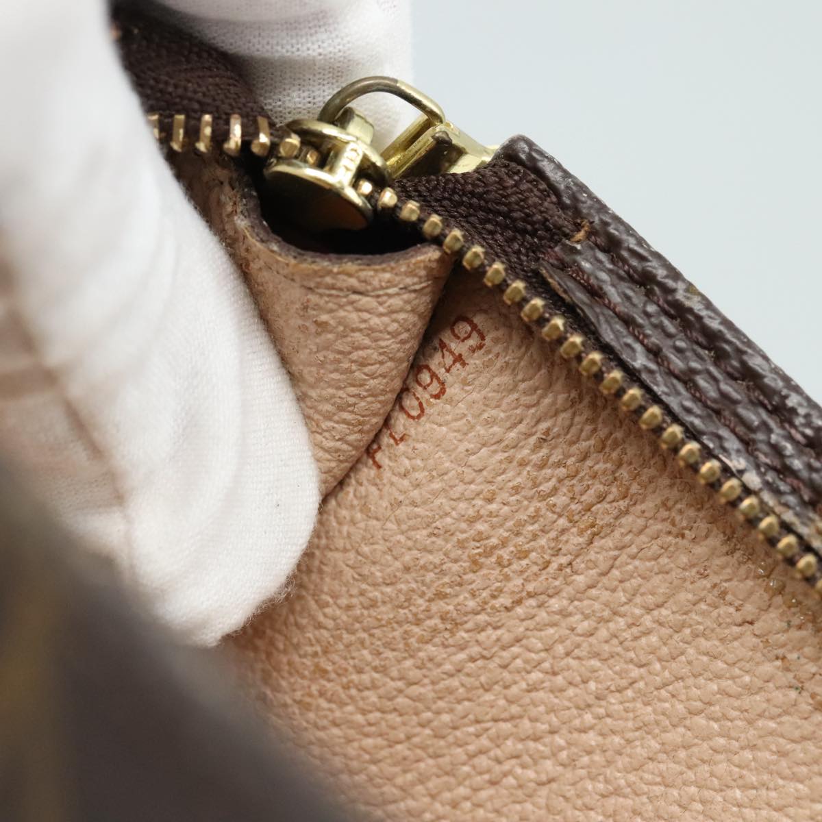 LOUIS VUITTON Monogram Bucket GM Pouch Accessory Pouch LV ar13210
