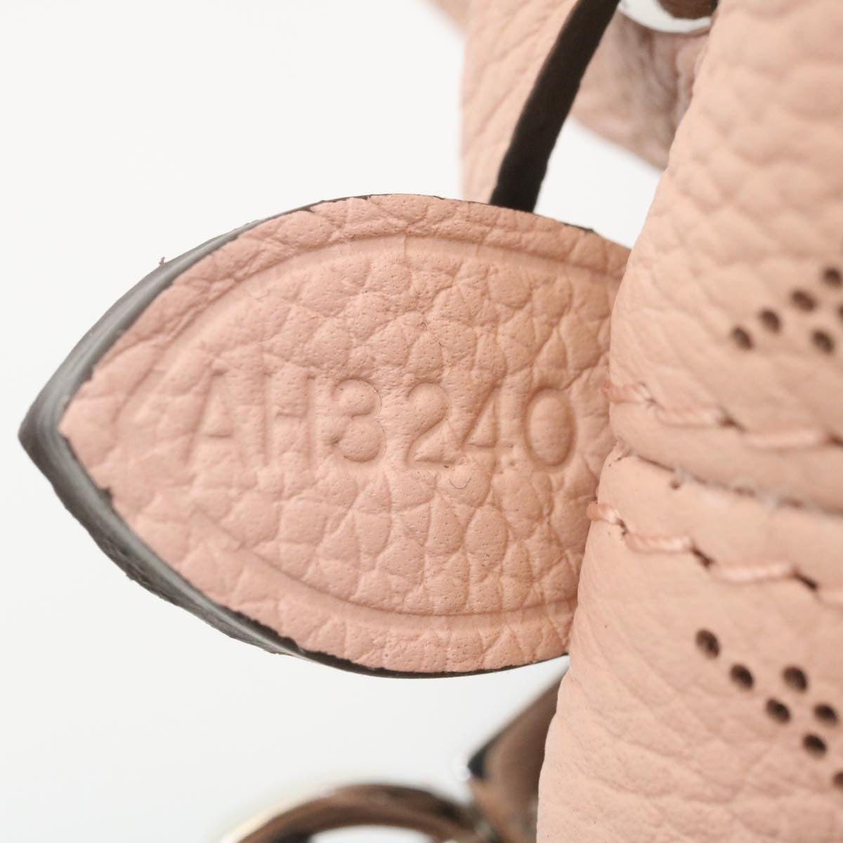 LOUIS VUITTON Monogram Mahina Bella Hand Bag Pink M57068 LV ar6430S