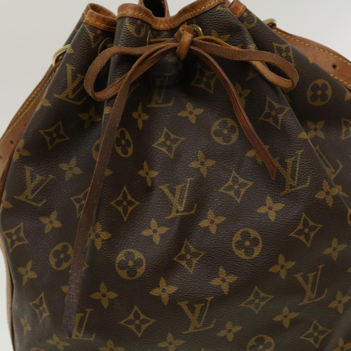 LOUIS VUITTON Monogram Noe Shoulder Bag M42224 LV ar6876