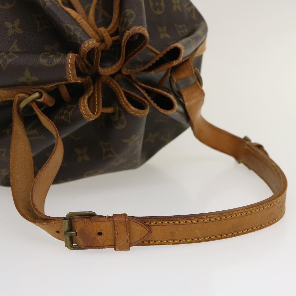 LOUIS VUITTON Monogram Noe Shoulder Bag M42224 LV ar6972