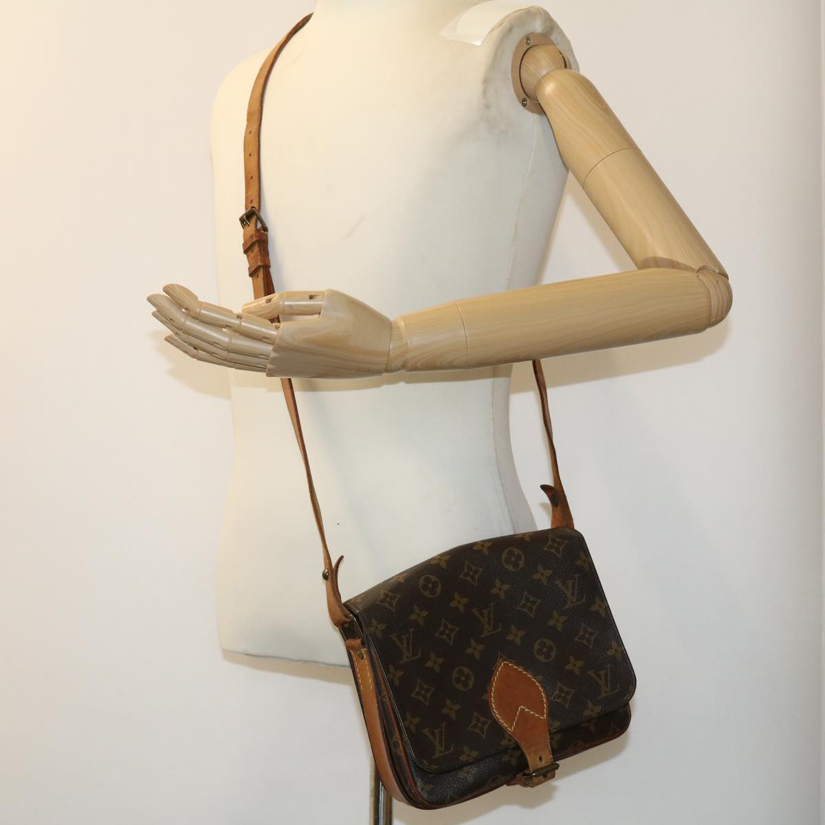 LOUIS VUITTON Monogram Cartouchiere MM Shoulder Bag M51253 LV ar7518