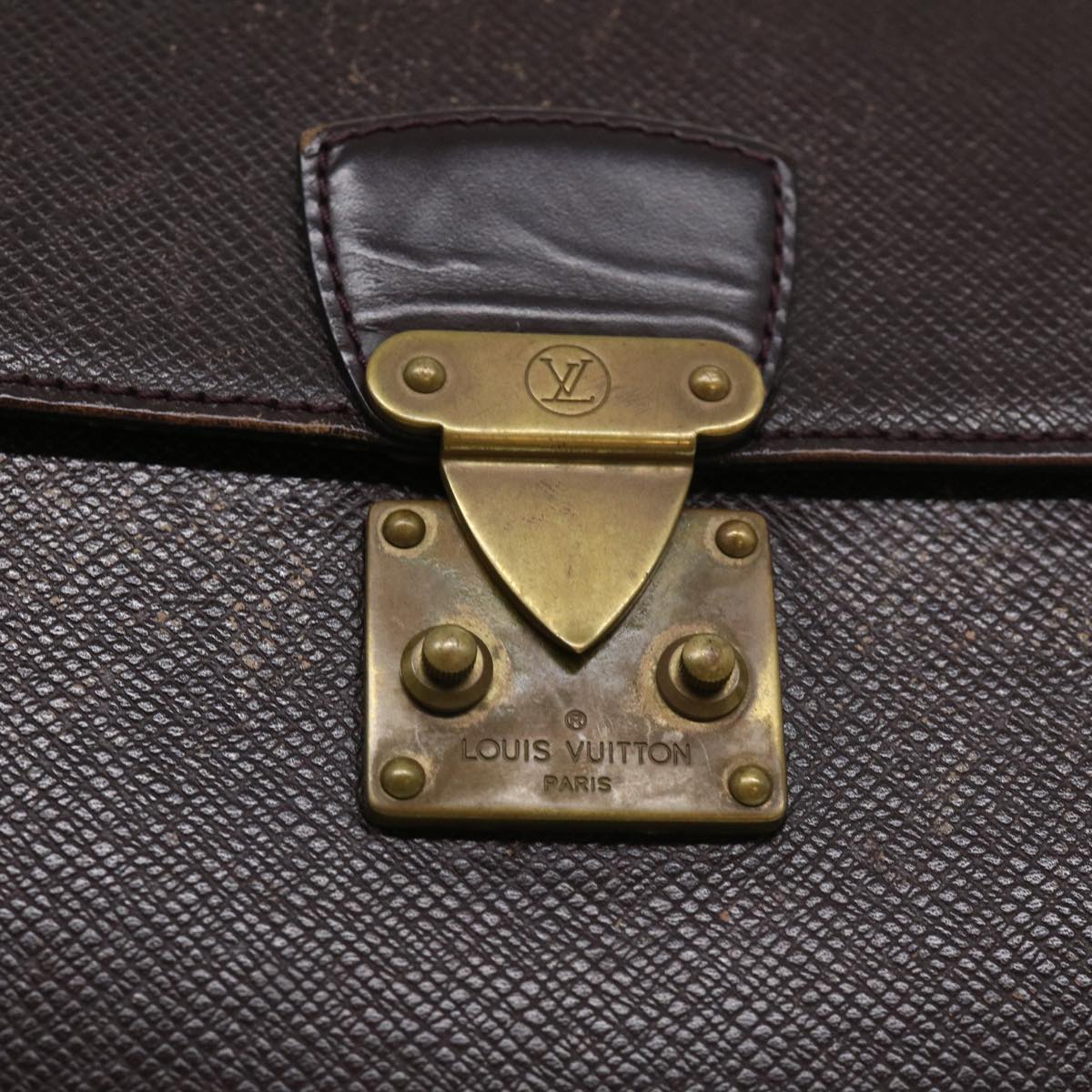 LOUIS VUITTON Taiga Kourad Clutch Bag Acajou M30196 LV ar7860B