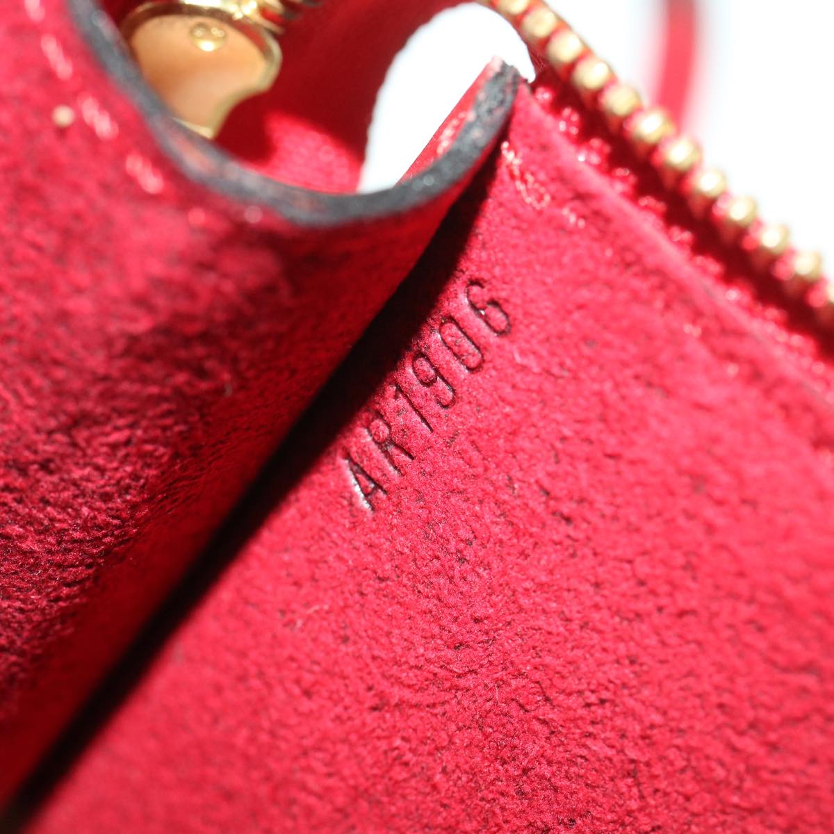 LOUIS VUITTON Epi Pochette Accessoires Pouch Red M52947 LV ar8074B
