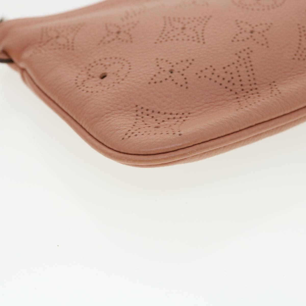 LOUIS VUITTON Monogram Mahina Selene PM Pouch Coral pink M94212 LV ar8085B