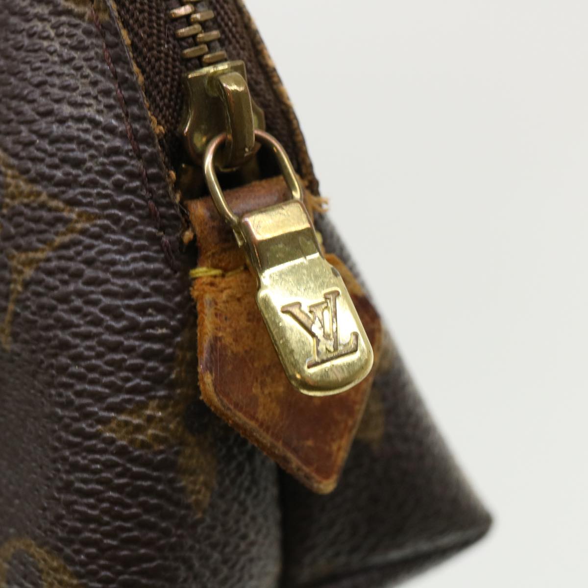 LOUIS VUITTON Monogram Pochette Cosmetic PM Cosmetic Pouch M47515 ar8093B