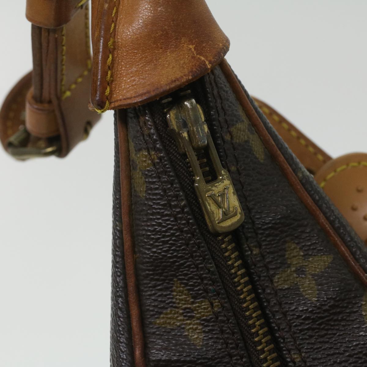 LOUIS VUITTON Monogram Boulogne 35 Shoulder Bag M51260 LV ar8891