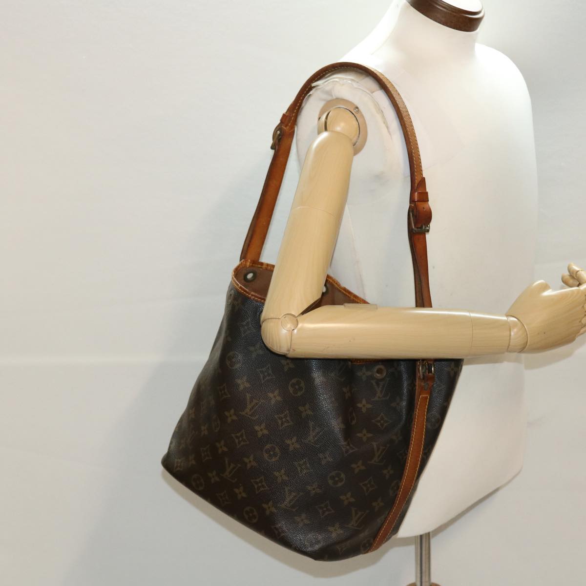 LOUIS VUITTON Monogram Petit Noe Shoulder Bag M42226 LV ar9608