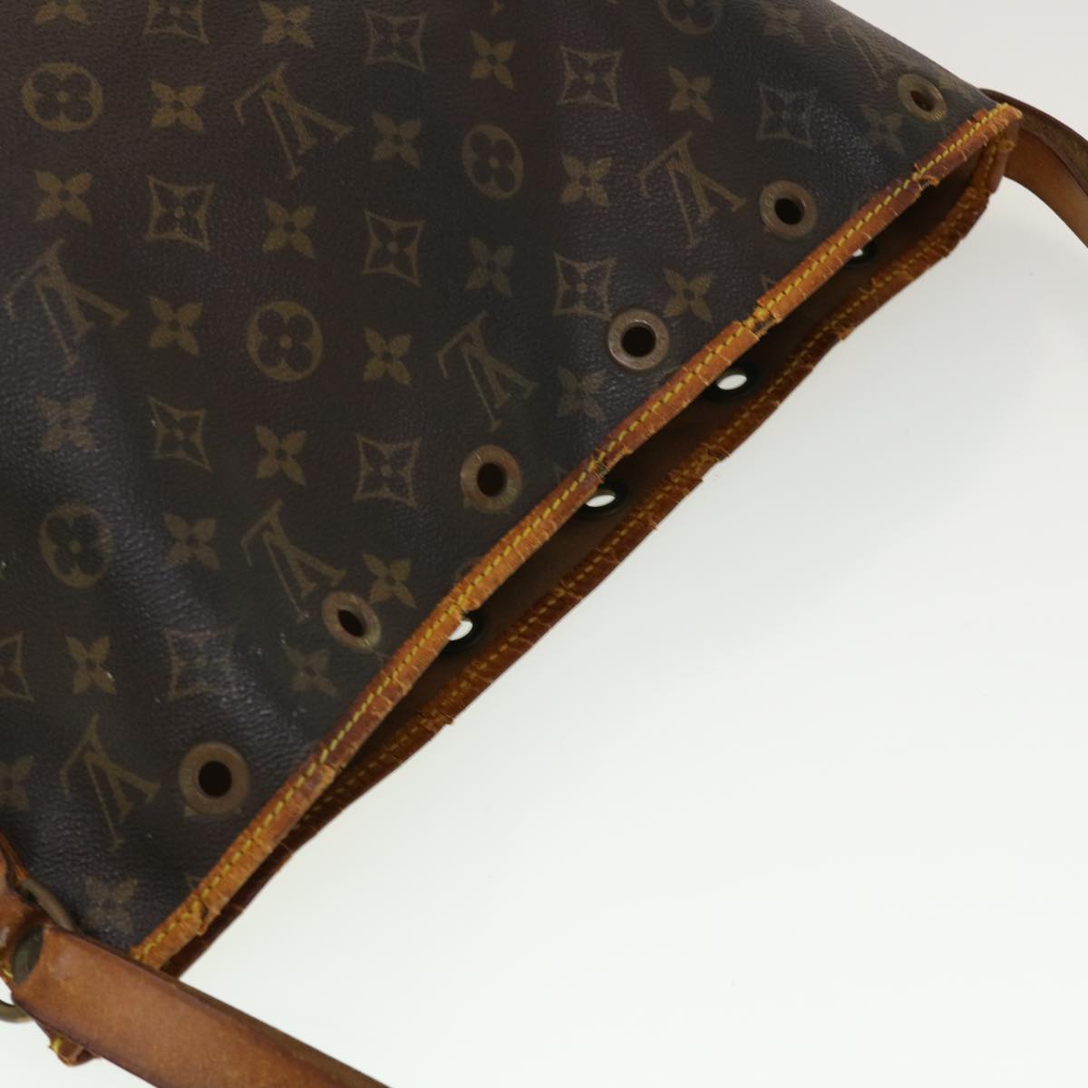 LOUIS VUITTON Monogram Petit Noe Shoulder Bag M42226 LV ar9608