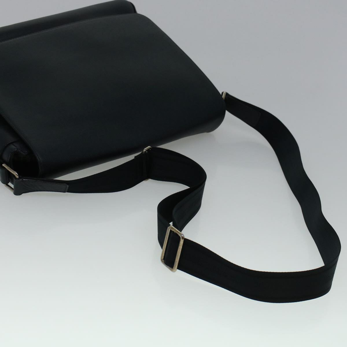 LOUIS VUITTON Taiga Leather Romantic GM Shoulder Bag Boreal M32627 ar9641