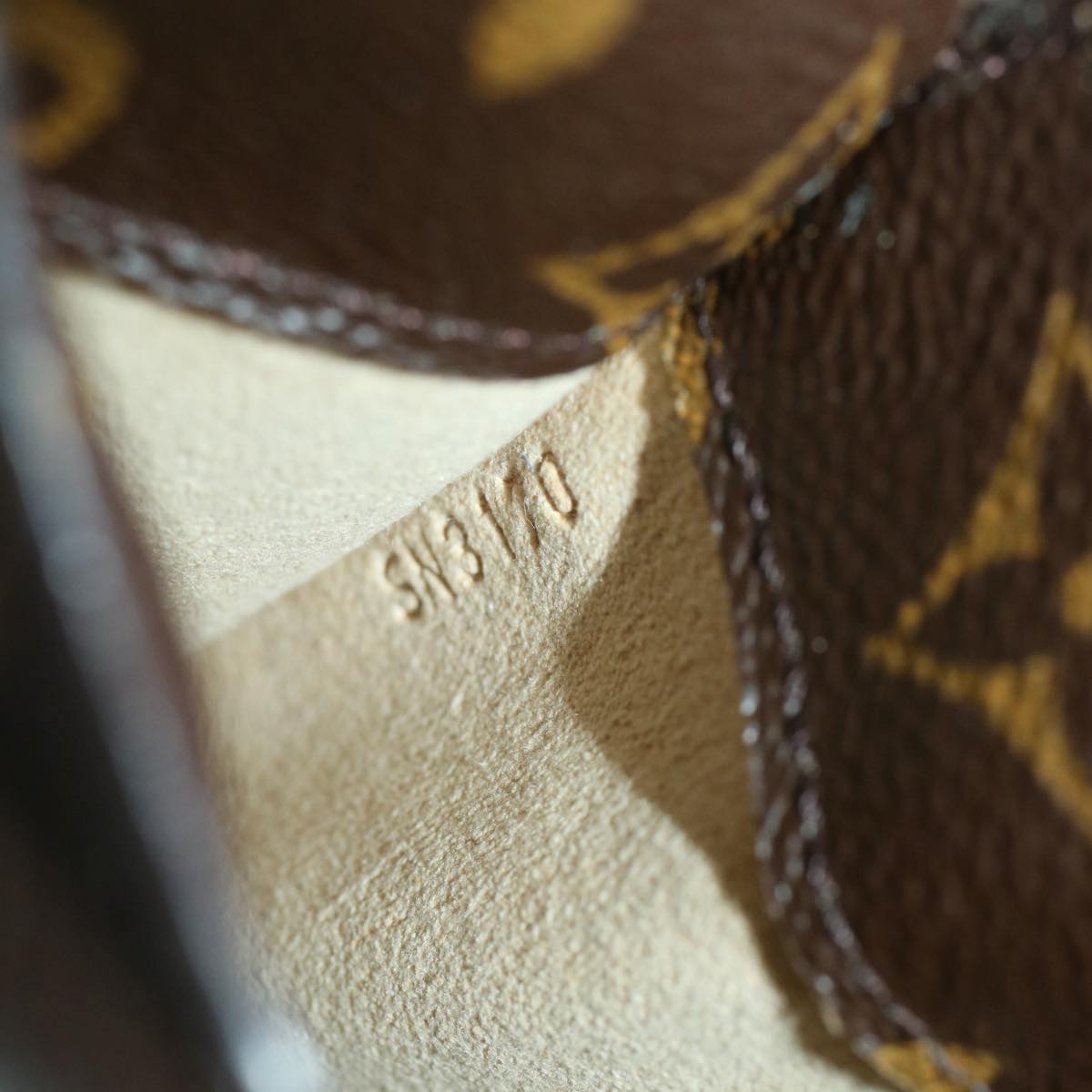 LOUIS VUITTON Monogram Etui Lunette MM Glasses Case M66544 LV ar9647B
